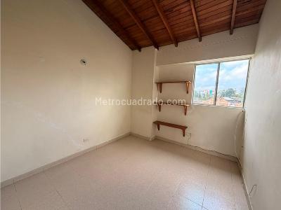 Apartamento de 3 alcobas en venta en Centro, Rionegro, 70 m² · foto 10 de 15
