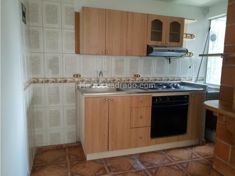 Apartamento de 2 Alcobas con Ascensor en La Candelaria (2026) - 3