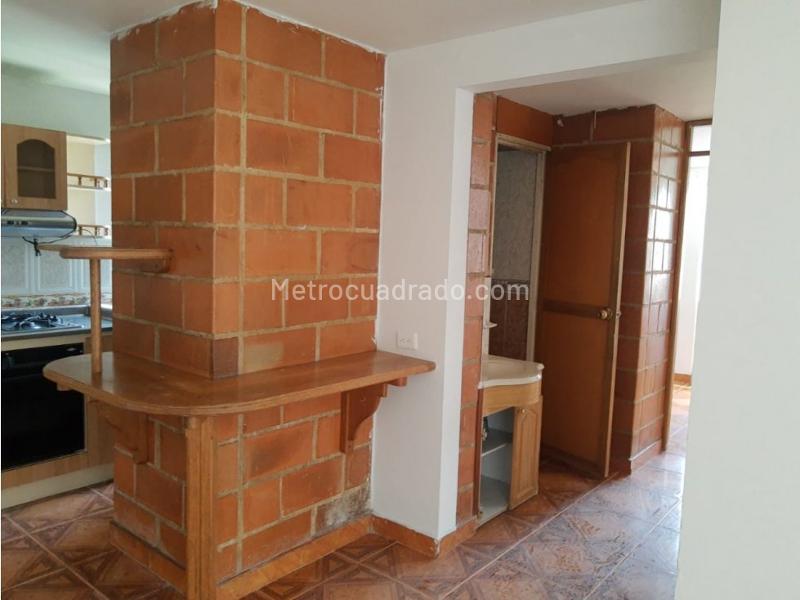 Apartamento de 2 Alcobas con Ascensor en La Candelaria (2026) - 5