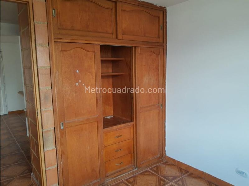 Apartamento de 2 Alcobas con Ascensor en La Candelaria (2026) - 8