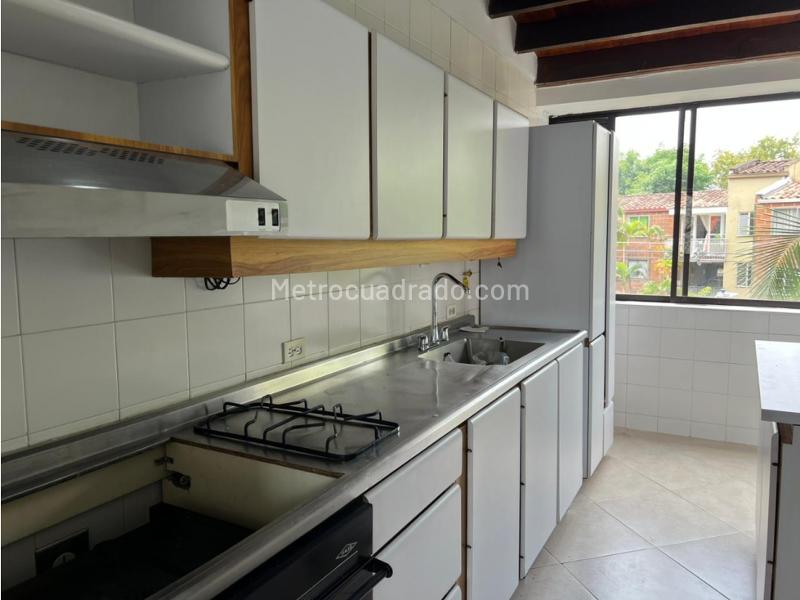 Spacious 4BR Apartment in Belen - 2