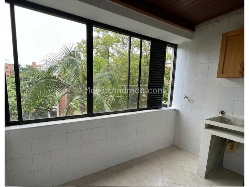 Spacious 4BR Apartment in Belen - 3