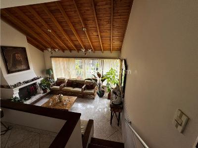 Casa de 3 alcobas en venta en Cuatro Esquinas, Rionegro, 212 m² · foto 3 de 20