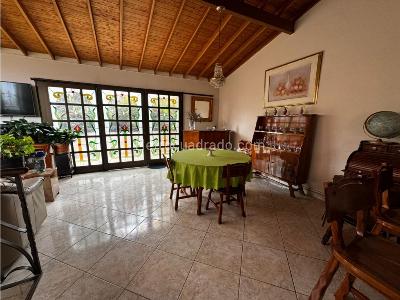 Casa de 3 alcobas en venta en Cuatro Esquinas, Rionegro, 212 m² · foto 6 de 20