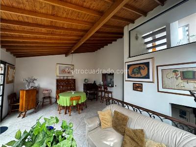 Casa de 3 alcobas en venta en Cuatro Esquinas, Rionegro, 212 m² · foto 7 de 20