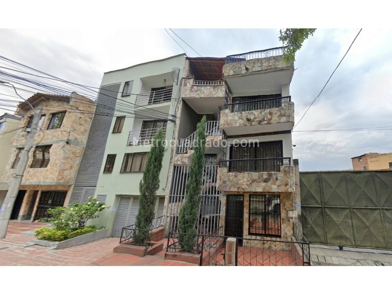 Spacious 3BR House with Terrace in La America