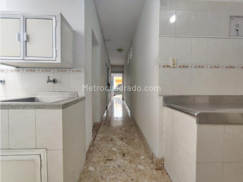 Casa en el Primer Piso de 2 Alcobas en Buenos Aires, Medellín - 5