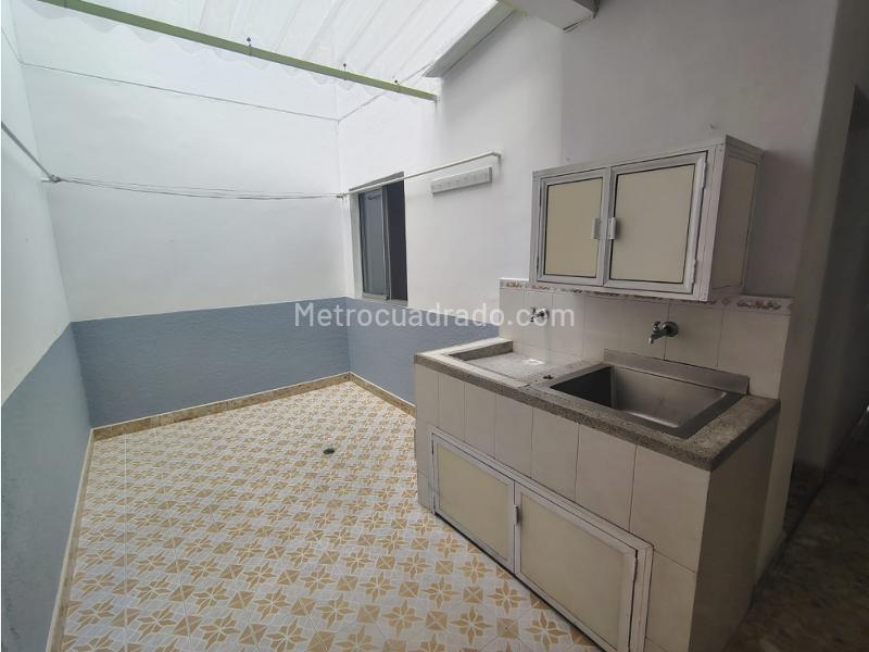 Casa en el Primer Piso de 2 Alcobas en Buenos Aires, Medellín - 7