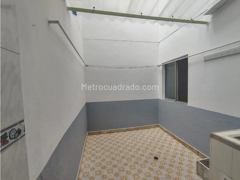 Casa en el Primer Piso de 2 Alcobas en Buenos Aires, Medellín - 8