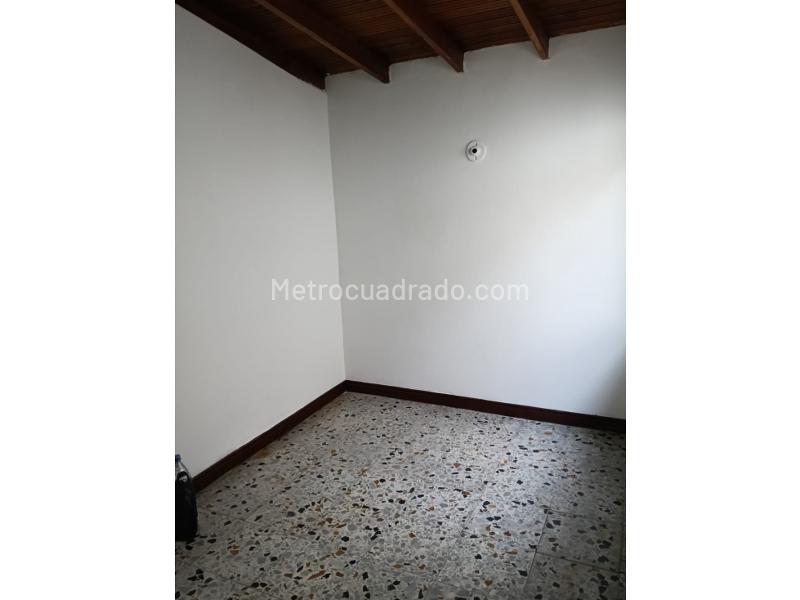 Apartamento de 3 Alcobas en Boston con Balcón - 8