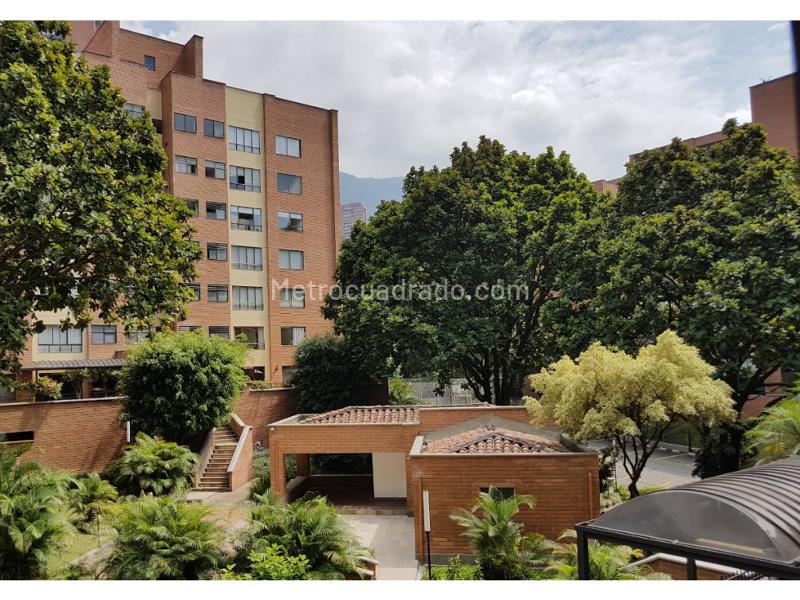 Apartamento Funcional de 4 Alcobas en El Poblado