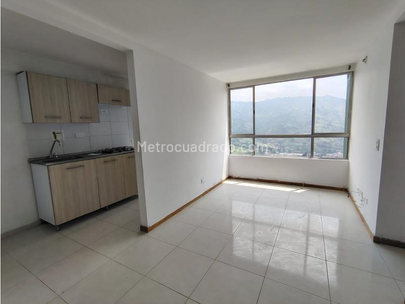 Apartamento de 2 Alcobas con Vista Panorámica en San Antonio - 2