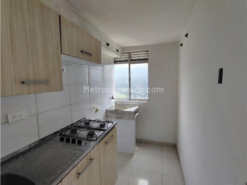 Apartamento de 2 Alcobas con Vista Panorámica en San Antonio - 5