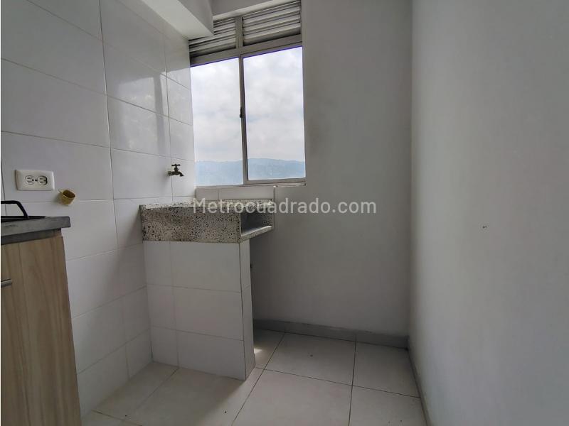 Apartamento de 2 Alcobas con Vista Panorámica en San Antonio - 6