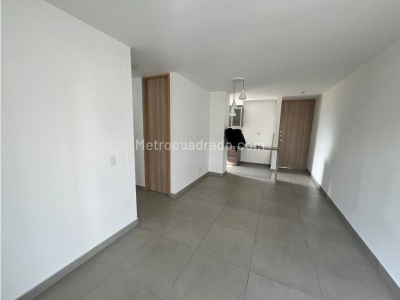Apartamento de 3 Alcobas con Balcón, Parqueadero y Amenidades en Las Antillas - 5