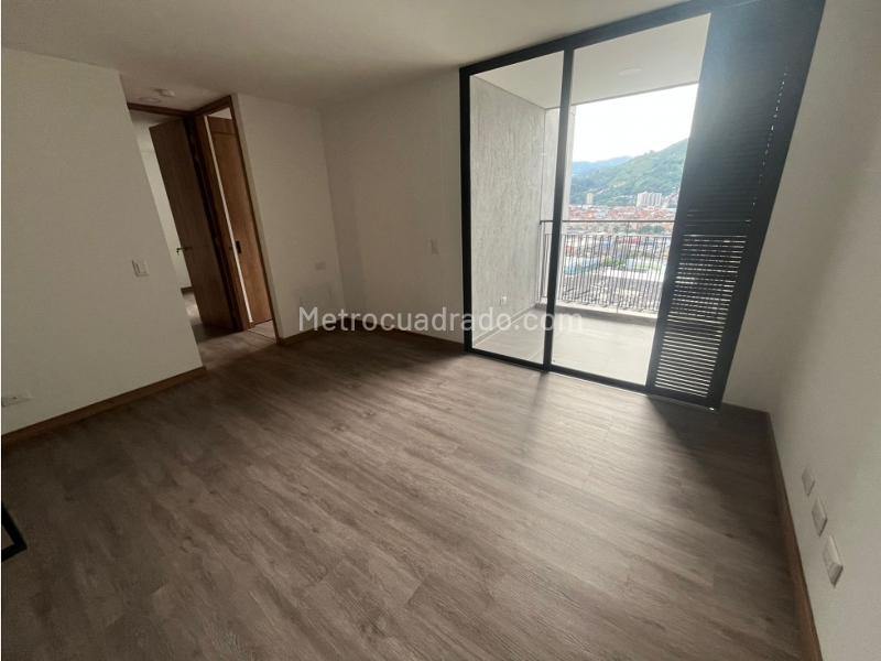 Modern 2BR Apartment with Amenities in Las Vegas - 4