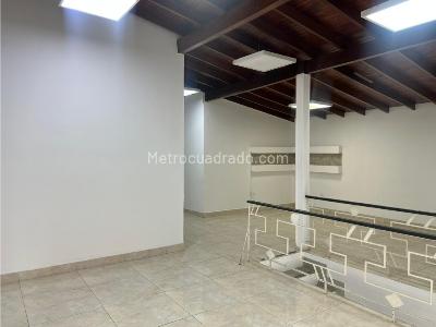 Casa de 5 alcobas en arriendo en Laureles, Medellín, 180 m² · foto 4 de 16