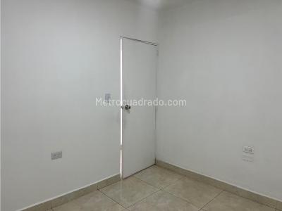 Casa de 5 alcobas en arriendo en Laureles, Medellín, 180 m² · foto 12 de 16