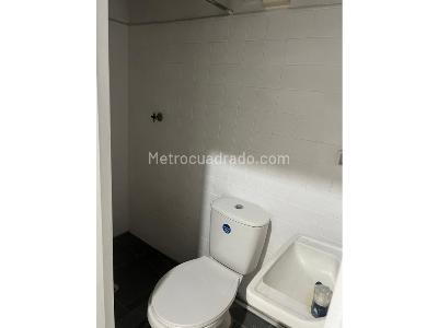 Casa de 5 alcobas en arriendo en Laureles, Medellín, 180 m² · foto 13 de 16