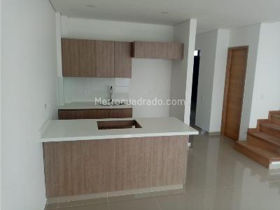 Casa de 4 alcobas en venta en San Antonio De Pereira, Rionegro, 165 m² · foto 2 de 8
