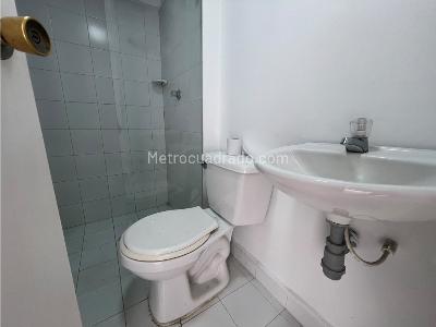 Apartamento de 3 alcobas en arriendo en Belen, Medellín, 54 m² · foto 7 de 20