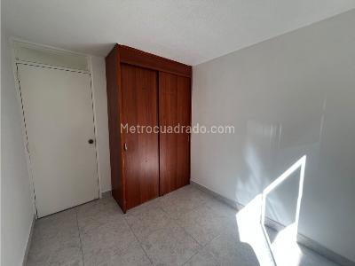 Apartamento de 3 alcobas en arriendo en Belen, Medellín, 54 m² · foto 9 de 20