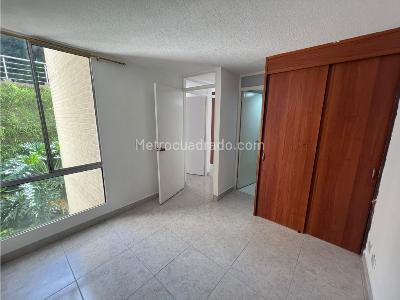 Apartamento de 3 alcobas en arriendo en Belen, Medellín, 54 m² · foto 13 de 20
