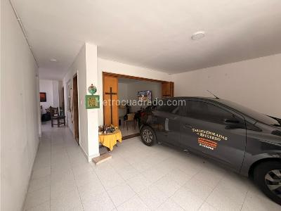 Casa de 5 alcobas en venta en Buenos Aires, Medellín, 248 m² · foto 4 de 20