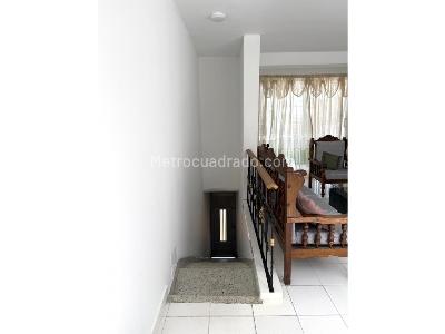 Casa de 4 alcobas en venta en Campo Valdes, Medellín, 96 m² · foto 3 de 20