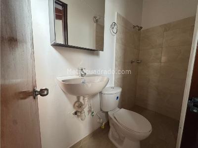 Apartamento en arriendo en Los Colores, Medellín · foto 6 de 15