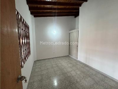Apartamento en arriendo en Los Colores, Medellín · foto 9 de 15