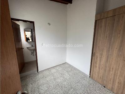 Apartamento en arriendo en Los Colores, Medellín · foto 11 de 15