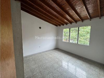 Apartamento en arriendo en Los Colores, Medellín · foto 13 de 15