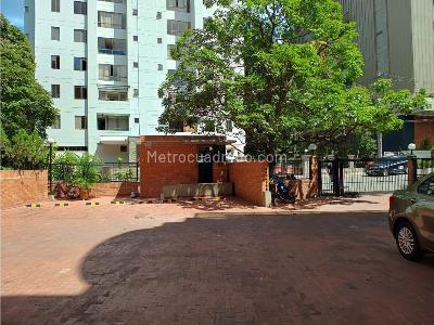 Apartamento de 2 alcobas en arriendo en El Poblado, Medellín, 78 m² · foto 2 de 15