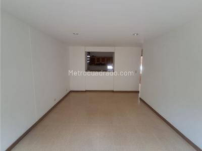 Apartamento de 2 alcobas en arriendo en El Poblado, Medellín, 78 m² · foto 4 de 15