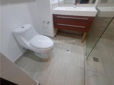 Apartamento de 2 alcobas en arriendo en El Poblado, Medellín, 78 m² · foto 6 de 15