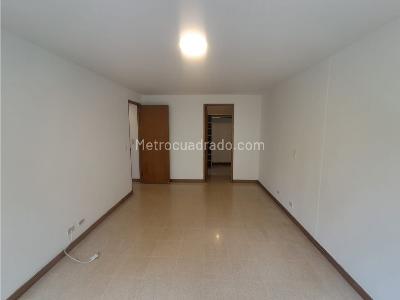 Apartamento de 2 alcobas en arriendo en El Poblado, Medellín, 78 m² · foto 10 de 15