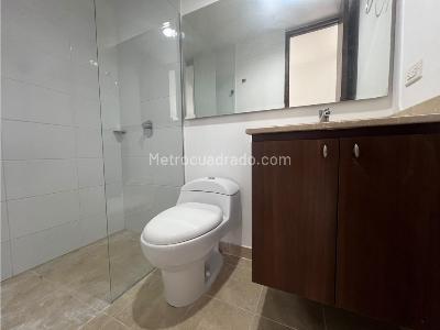Apartamento de 2 alcobas en arriendo en Loma Del Indio, Medellín, 65 m² · foto 12 de 20