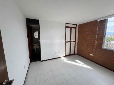 Apartamento de 3 alcobas en arriendo en Loma Del Indio, Medellín, 56 m² · foto 9 de 11