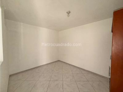 Apartamento de 2 alcobas en arriendo en Toscana, Medellín, 48 m² · foto 11 de 13
