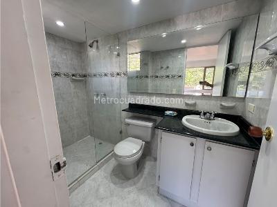 Apartamento de 3 alcobas en arriendo en El Poblado, Medellín, 125 m² · foto 5 de 15