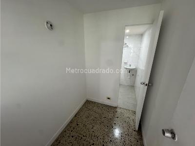Apartamento de 3 alcobas en arriendo en El Poblado, Medellín, 125 m² · foto 11 de 15