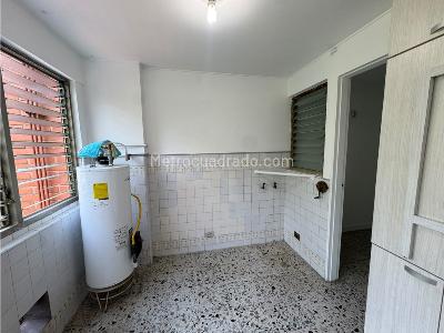 Apartamento de 3 alcobas en arriendo en El Poblado, Medellín, 125 m² · foto 14 de 15