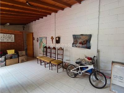Casa de 5 alcobas en venta en Laureles, Medellín, 282 m² · foto 11 de 20