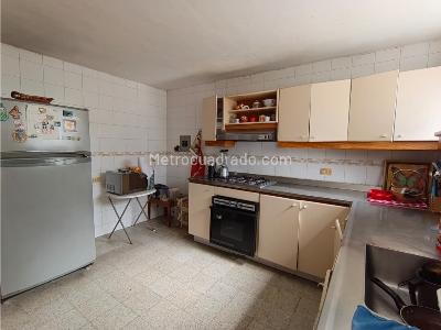 Casa de 5 alcobas en venta en Laureles, Medellín, 282 m² · foto 14 de 20