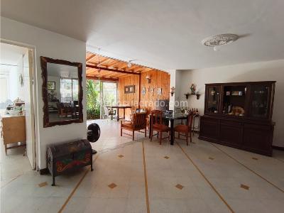 Casa de 5 alcobas en venta en Laureles, Medellín, 282 m² · foto 4 de 20