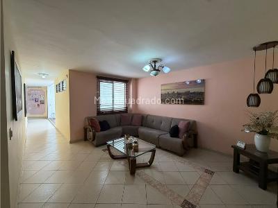 Apartamento de 4 alcobas en arriendo en Laureles, Medellín, 200 m² · foto 4 de 20