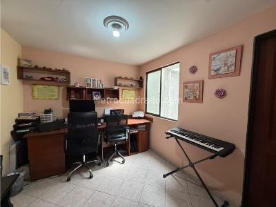 Apartamento de 4 alcobas en arriendo en Laureles, Medellín, 200 m² · foto 8 de 20