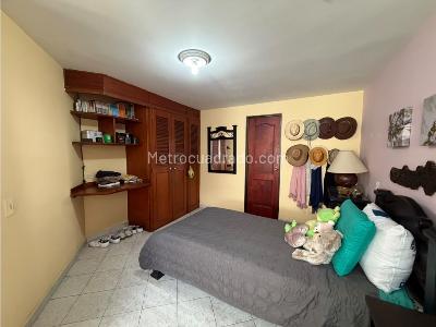 Apartamento de 4 alcobas en arriendo en Laureles, Medellín, 200 m² · foto 11 de 20