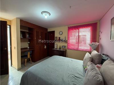 Apartamento de 4 alcobas en arriendo en Laureles, Medellín, 200 m² · foto 13 de 20